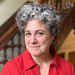 Headshot of Lauren Bakoian