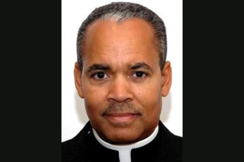 Headshot of the Rev. Darryl James