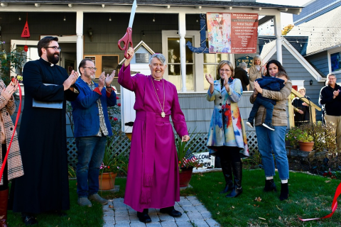 Bishop Bill Franklin Cuts Ribbon at Opening of Trinity Community Arts Center