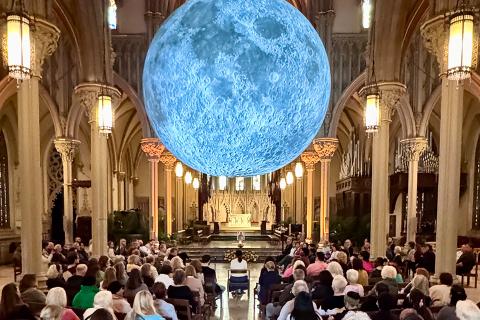 Contemplative Prayer under the Moon